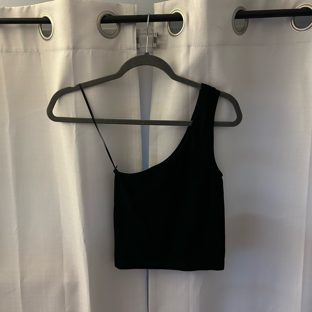 Black One-Shoulder CropTop